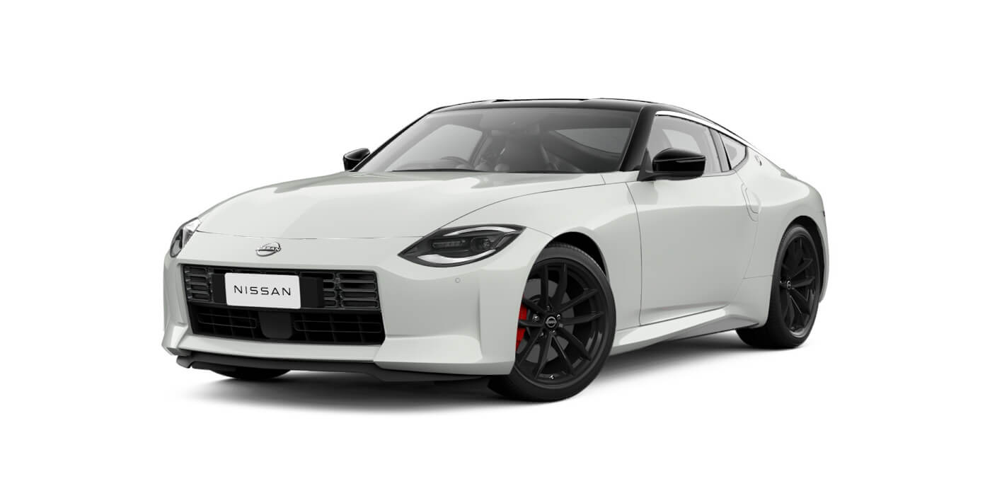 Front 3/4 render of a NissanEverest White with Super Black Roof paint finish