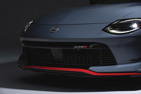 Front grille of a Nissan Z nismo model