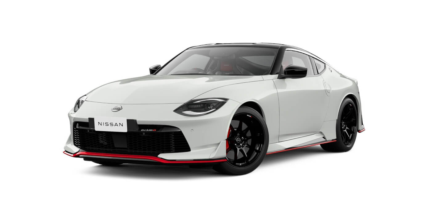 Front 3/4 render of a NissanEverest White with Super Black Roof paint finish