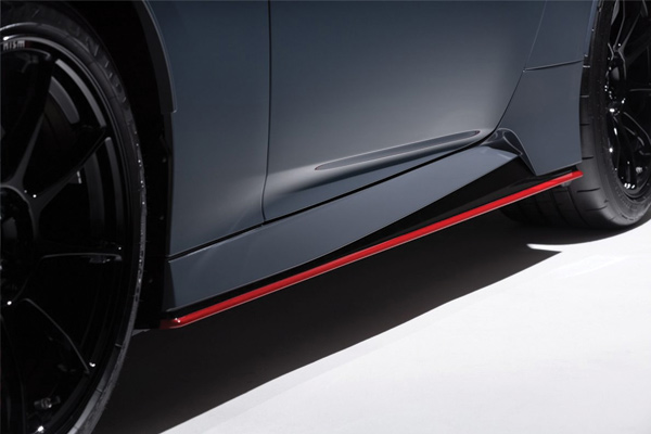 Red side skirting on a Nissan Z coupe model